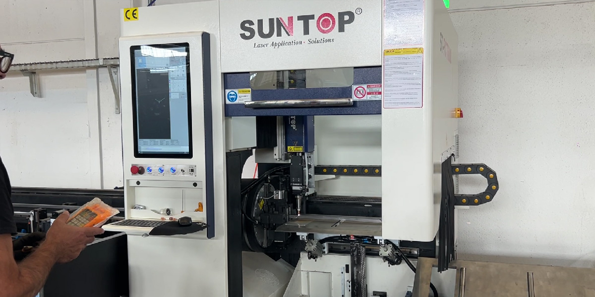 SUNTOP Automatic Laser Pipe Cutting Machine with Automatic Loading and Unloading Successfully Delivered to Italy-4 SUNTOP Automatic Laser Pipe Cutting Machine with Automatic Loading and Unloading Successfully Delivered to Italy-4
