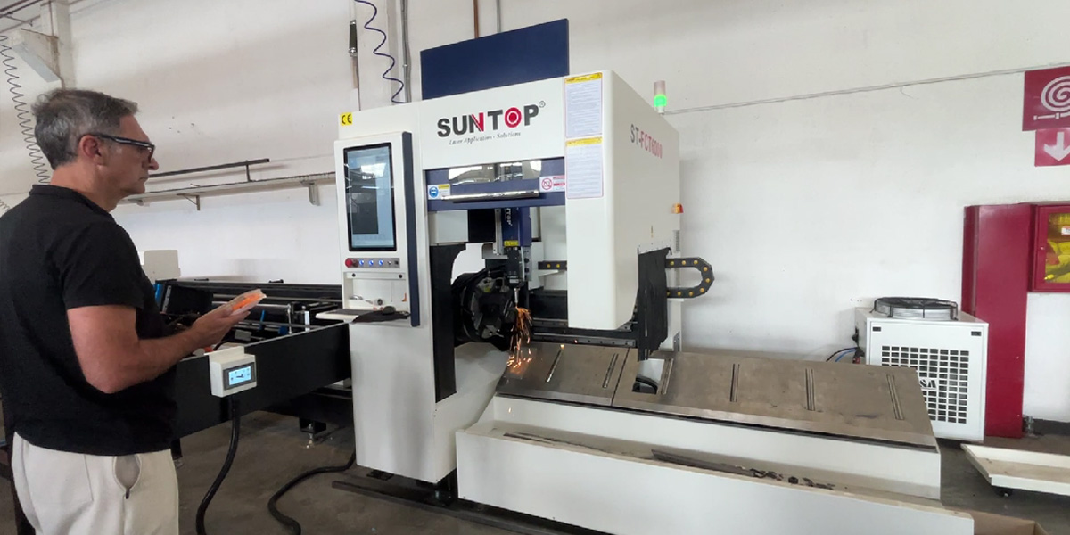 SUNTOP Automatic Laser Pipe Cutting Machine with Automatic Loading and Unloading Successfully Delivered to Italy-5 SUNTOP Automatic Laser Pipe Cutting Machine with Automatic Loading and Unloading Successfully Delivered to Italy-5