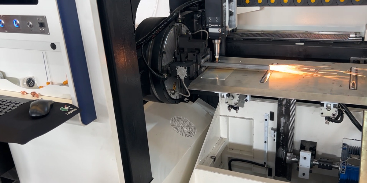 SUNTOP Automatic Laser Pipe Cutting Machine with Automatic Loading and Unloading Successfully Delivered to Italy-6 SUNTOP Automatic Laser Pipe Cutting Machine with Automatic Loading and Unloading Successfully Delivered to Italy-6