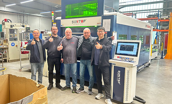 German Customers Highly Recognize ST-3015G Enclosed with Dual Exchanged Table Laser Cutting Machine