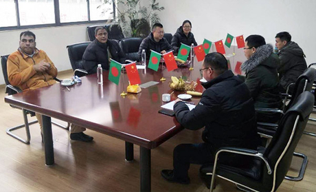 Bangladeshi Clients Visit Suntop Fiber Laser Cutting Factory.jpg