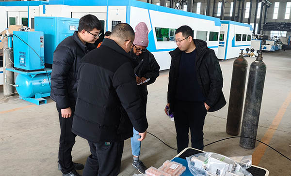 Bangladesh customer visits Suntop factory and purchases laser cutting machine site4