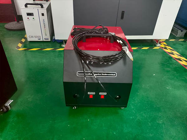 3000W Handheld Laser Welding Machine Delivered to German Customer with High Satisfaction-6