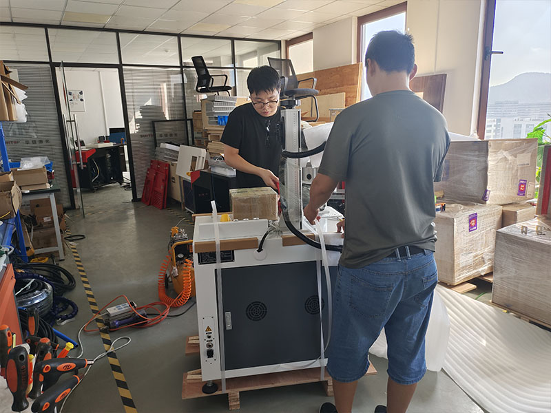 Suntop Cabinet Fiber Laser Marking Machine with D200 Rotary Axis Shipped to Shanghai-5