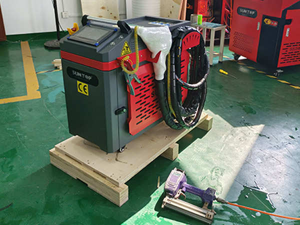 Suntop 1500W 4-in-1 Handheld Laser Welder, rigorously tested and shipped to Italy-pack1