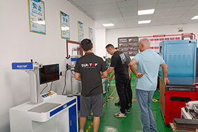 Warmly welcome Russian customers to visit Suntop Laser!