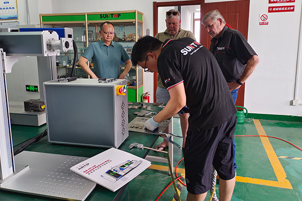 South African Customer Visits Suntop Laser's Factory and Receives High Praise for the Performance of the Laser Welding Machine site8-Suntop