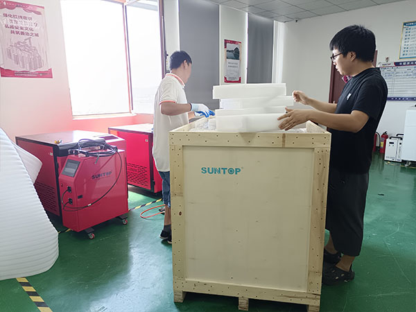 Custom 3000W Handheld Laser Cleaning Machine Shipped to Italy Pack-7