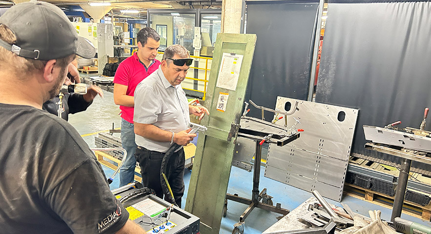 Suntop Engineers Successfully Train French Client on 1500W Laser Welder, Ensuring Satisfaction and Future Collaboration-site