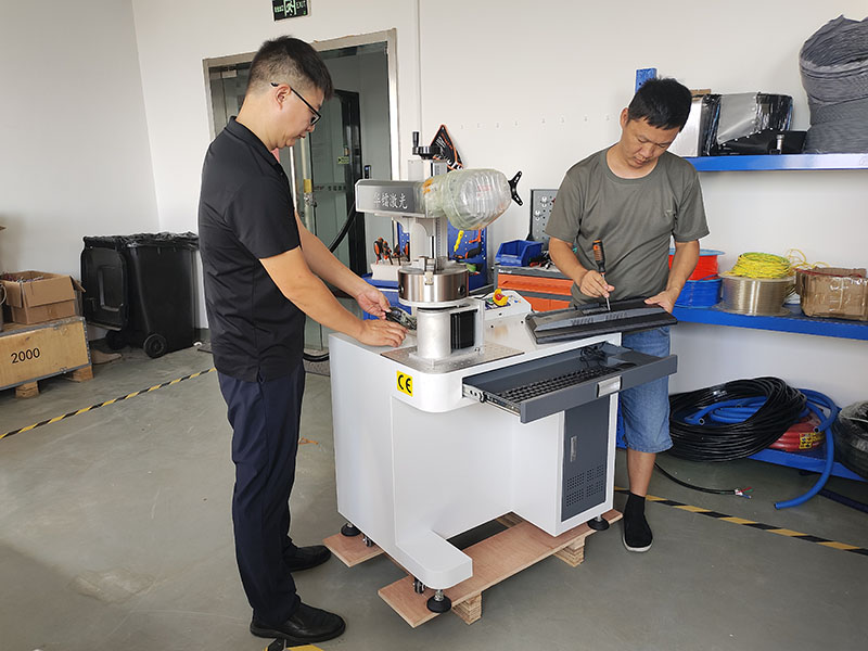 Suntop Cabinet Fiber Laser Marking Machine with D200 Rotary Axis Shipped to Shanghai-1