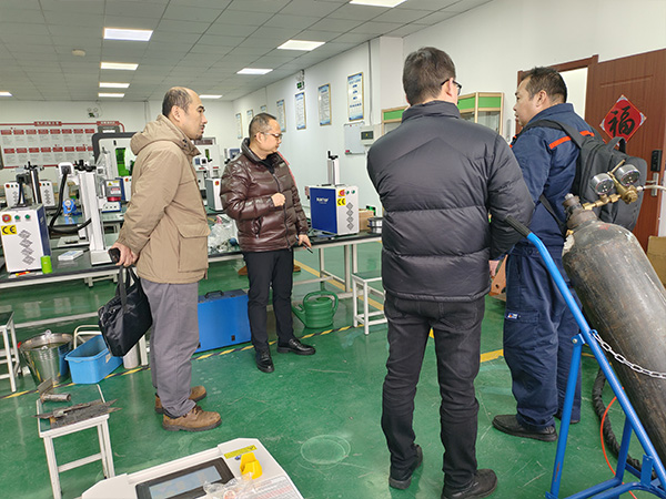Customer Visits SUNTOP Facility for Laser Welding Machine Demonstration and Hands-On Experience