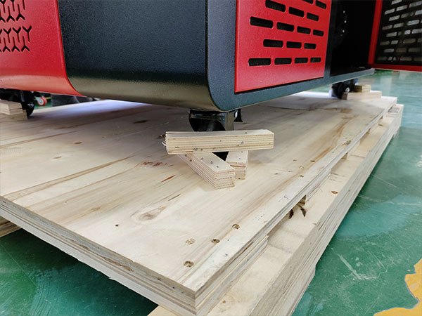 Custom 3000W Handheld Laser Cleaning Machine Shipped to Italy Pack-2