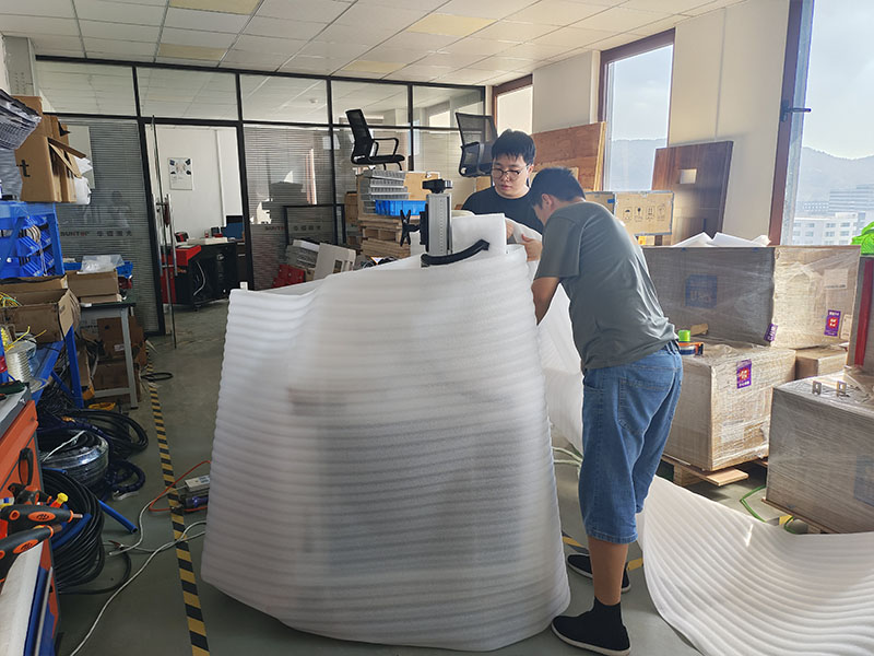 Suntop Cabinet Fiber Laser Marking Machine with D200 Rotary Axis Shipped to Shanghai-6