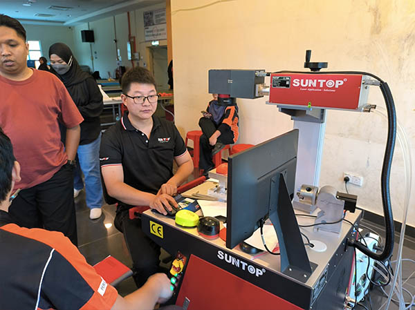 Suntop Delivers 3D UV Laser Marking Machine to Malaysia for Product Upgrade-9