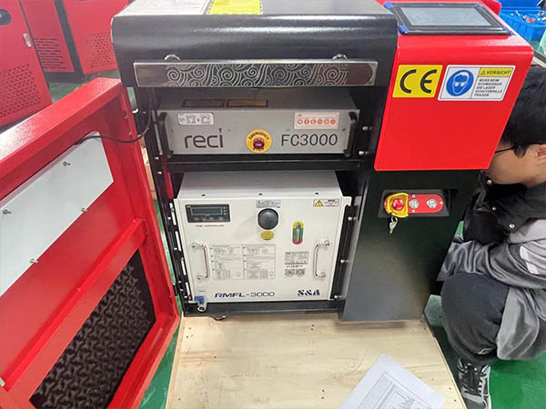 3000W Handheld Laser Welding Machine Delivered to German Customer with High Satisfaction-9