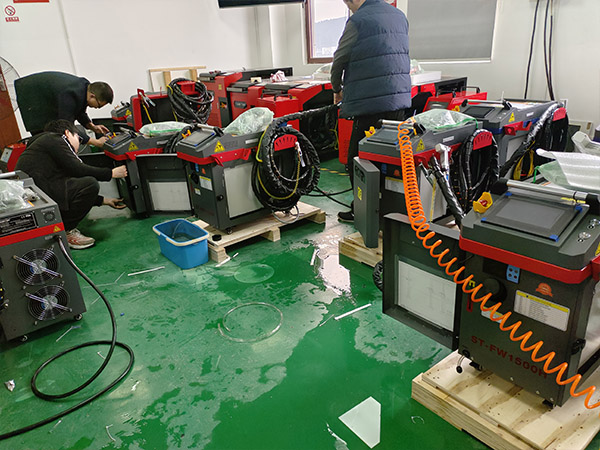 SUNTOP Successfully Delivers 8 Customized 1500W Handheld Laser Welding Machines to Spanish Client-3