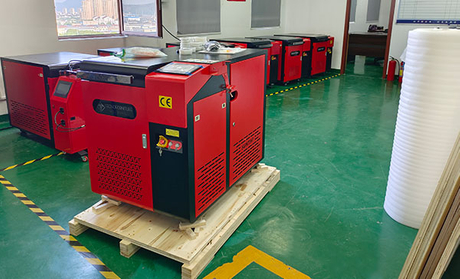 Custom 3000W Handheld Laser Cleaning Machine Shipped to Italy.jpg