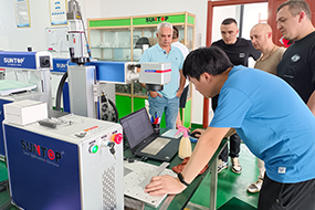 Warmly welcome Russian customers to visit Suntop Laser!