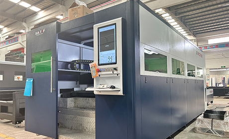 Indonesia customer's 6KW laser cutting machine for debugging and testing before delivery-Suntop.jpg