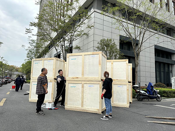 Suntop Ships Large Quantity of Customized Handheld Laser Welding Machines-8