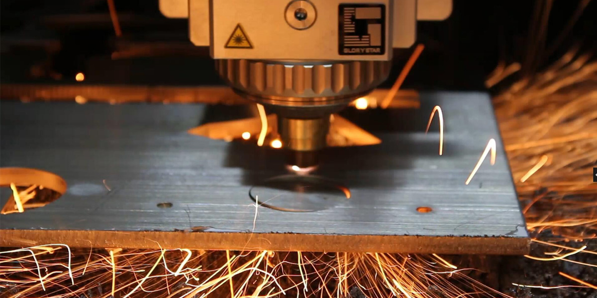 What should I pay attention to when choosing a laser cutting machine
