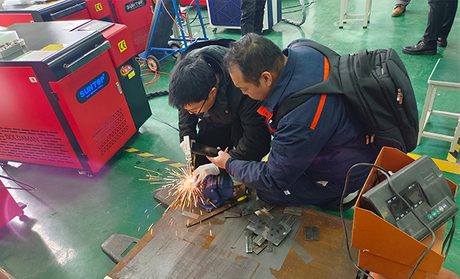 Customer Visits SUNTOP Facility for Laser Welding Machine Demonstration and Hands-On Experience.jpg