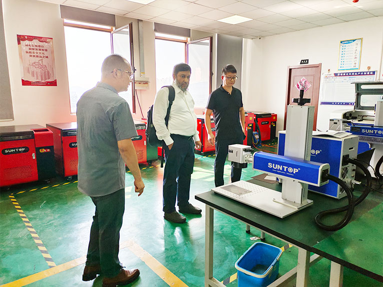 Suntop welcomes Bangladeshi customers, and the laser welding machine on-site inspection is successful-6