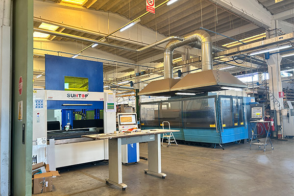 Successful Deployment Italian Customer Laser Cutting Machine Installation Site Review site1-Suntop