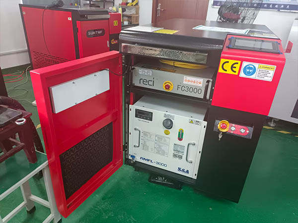 3000W Handheld Laser Welding Machine Delivered to German Customer with High Satisfaction-2