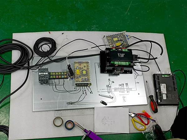 Suntop Laser Engineer Successfully Resolves Issues for Spanish Welding Machine Client via Video Call-4