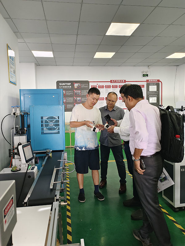 Suntop welcomes Bangladeshi customers, and the laser welding machine on-site inspection is successful-10