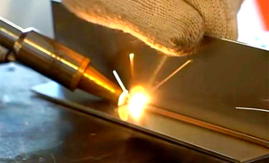 How the Portability of Handheld Laser Welding Machines Transforms Traditional Welding Industry Workflows.jpg