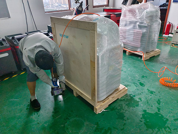 SUNTOP High-Stability 2000W 4-in-1 Laser Welders Shipment to Italy-7