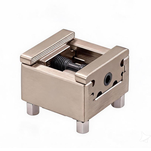 Self-centering mold fixture