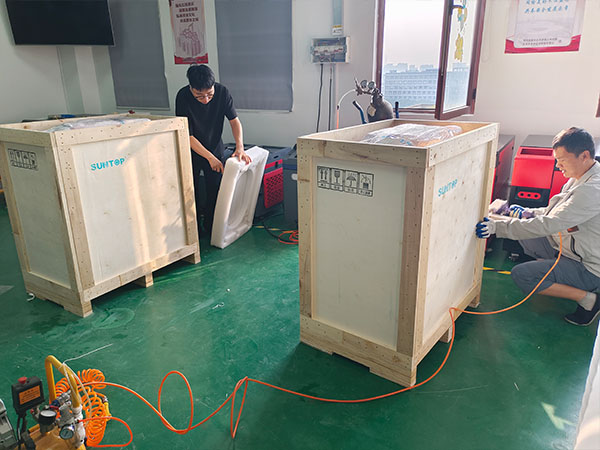 SUNTOP High-Stability 2000W 4-in-1 Laser Welders Shipment to Italy-8